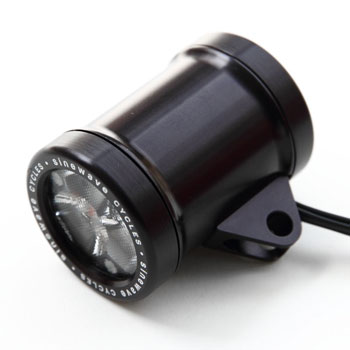 SINEWAVE Cycles Beacon 2 (neue Version) Lampe 750 Lumen mit USB Charger und Converter black